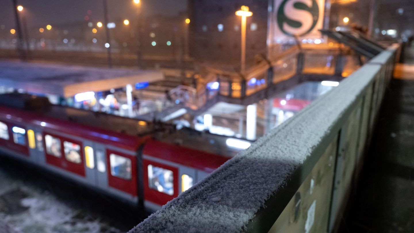 Nach einer Schlägerei am S-Bahnhof Hackerbrücke sind zwei junge Männer in Untersuchungshaft. (Archivfoto) Foto: Sven Hoppe/dpa