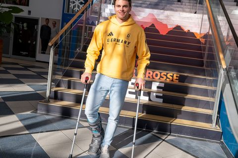 Alexander Schmid hat sich kurz vor den Olympischen Spielen am Knöchel verletzt. Foto: Peter Kneffel/dpa