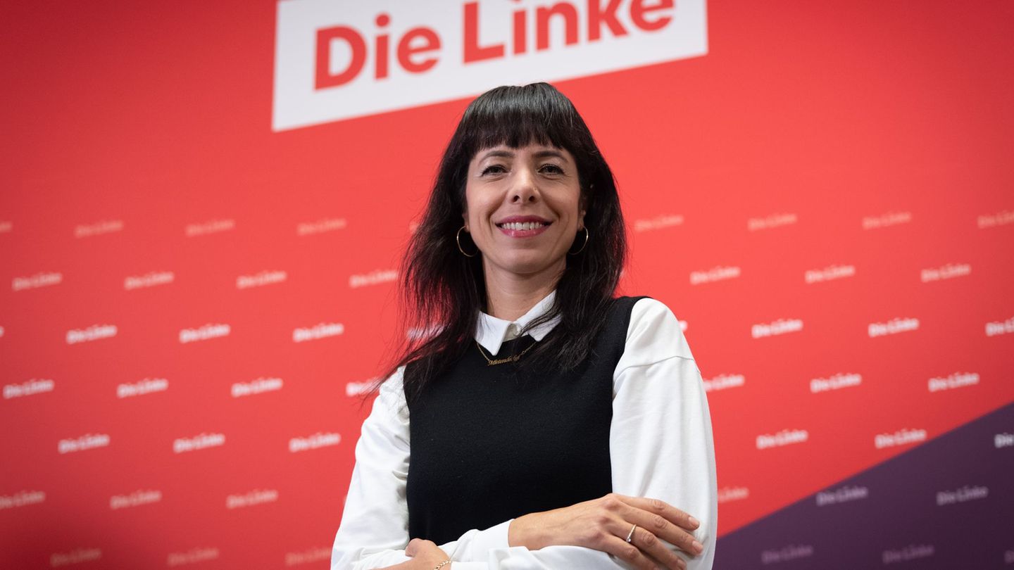 Linke-Spitzenkandidatin Elif Eralp erwartet von der Partei in Neukölln, sich im Wahlkampf auf soziale Themen zu konzentrieren. (