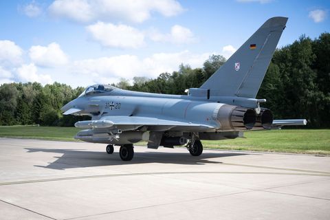 Die Bundeswehr braucht mehr Kräfte und damit mehr Platz. Auch auf dem Flughafen Rostock-Laage? Archivbild) Foto: Philip Dulian/d