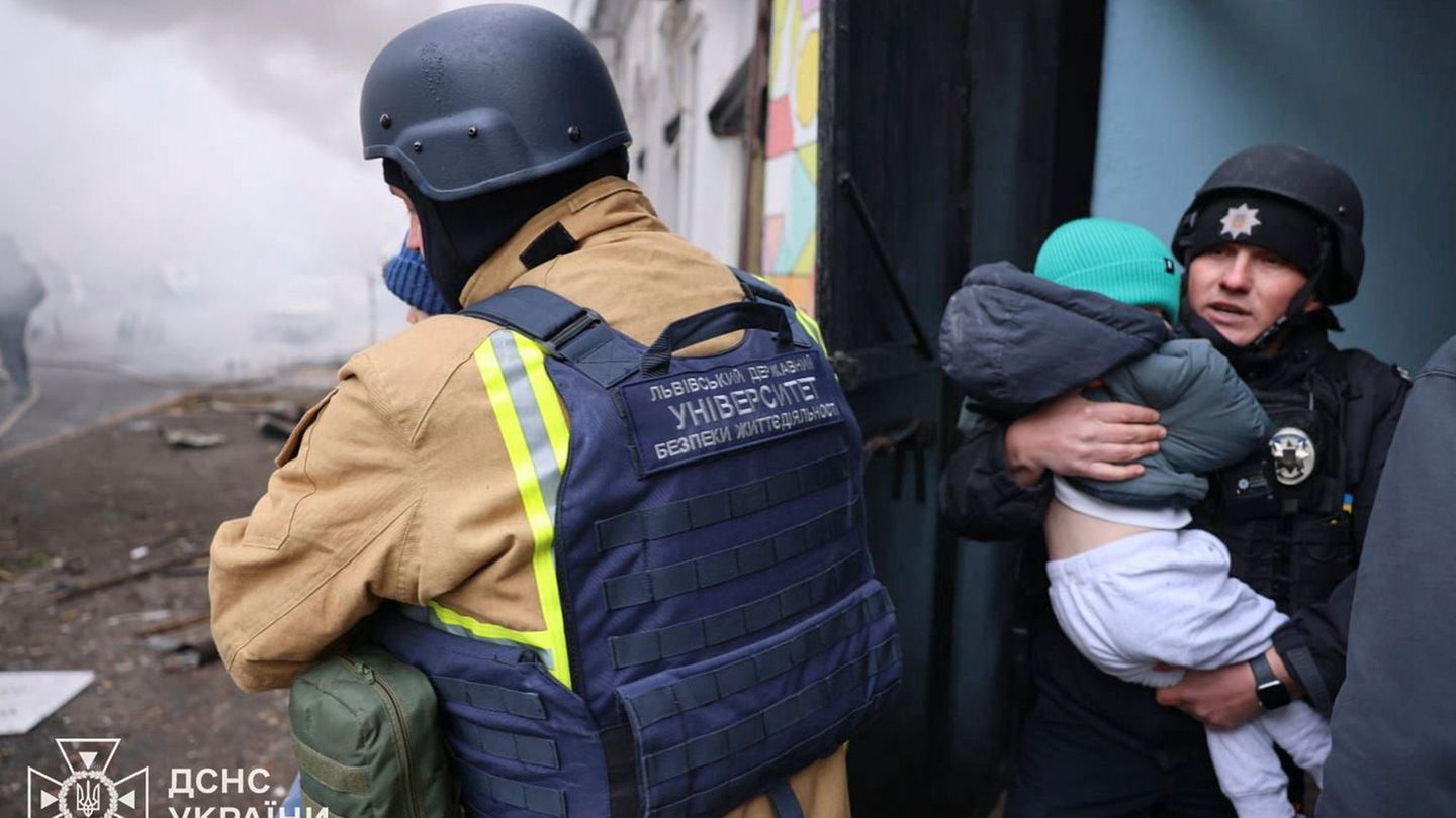 In der Ukraine ist die Geburtenrate durch den Krieg gesunken. Die Bevölkerung schrumpfte aber schon vor dem Angriff Russlands. Unmittelbar vor dem Krieg lag die Quote bei 1,25 pro Frau 