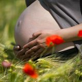 In Deutschland ist die Geburtenrate bekanntermaßen genauso niedrig wie in den meisten anderen Industrienationen. Die Bevölkerung wird schrumpfen und vor allem: Sie wird immer älter. Das bedeutet für die Zukunft: Es wird ökonomisch nicht leichter