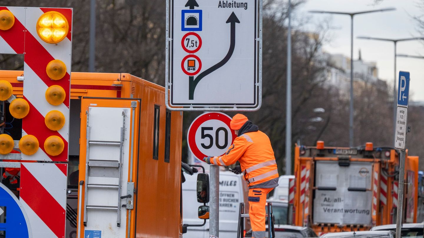 Seit Dienstag dürfen Autofahrer wieder mit bis zu 50 Kilometern pro Stunde über die Landshuter Allee fahren. (Archivbild) Foto:
