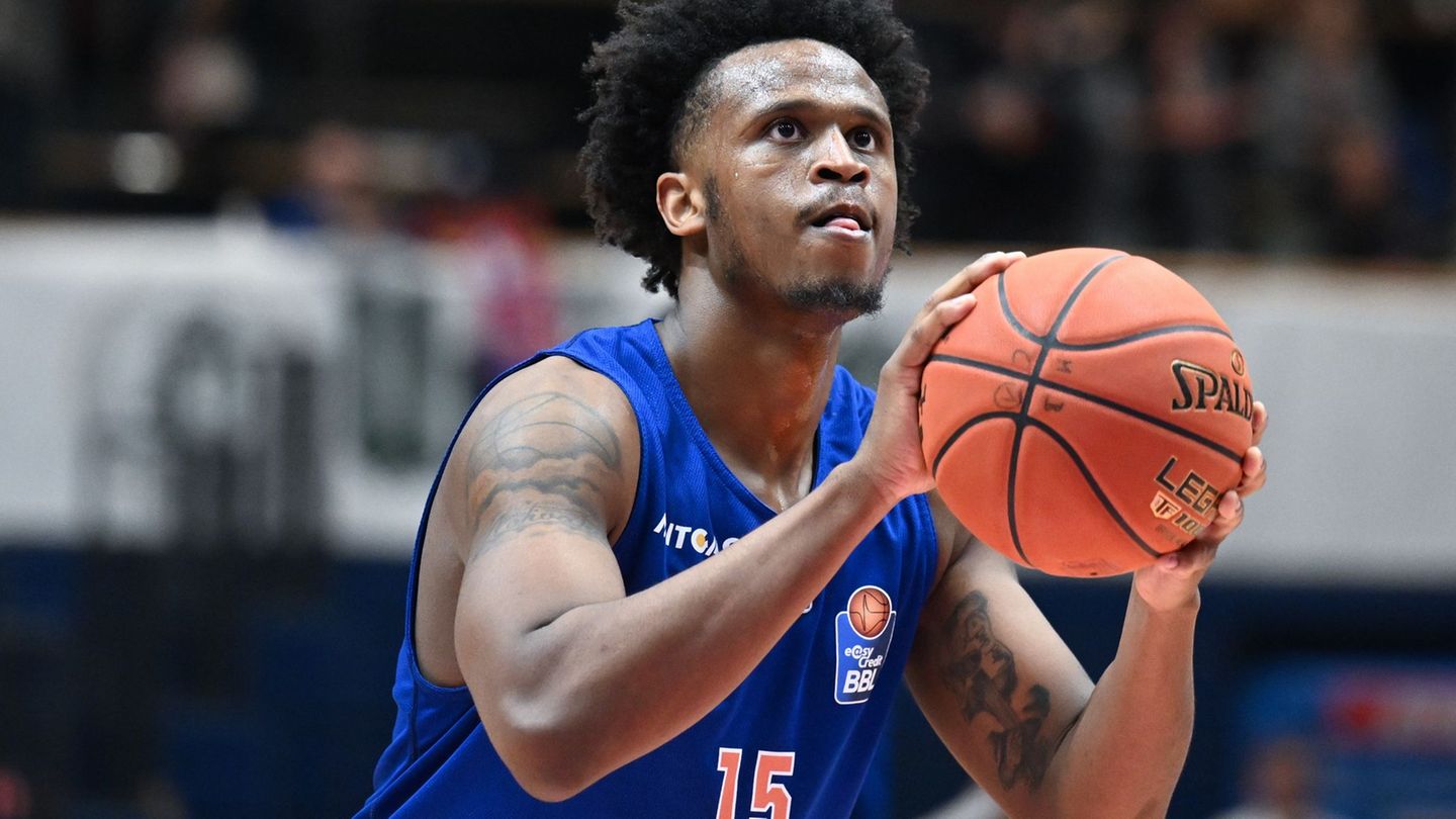 Weißenfels Stephon Jelks wechselt nach Estland. (Archivbild) Foto: Hendrik Schmidt/dpa