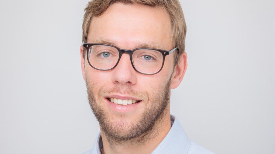 Ein Porträtbild von Hendrik Mahlow  – im IV spricht er über Trump