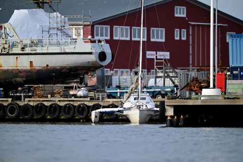 Nach dem Tod eines 71-jährigen Berliners vor der schwedischen Küste ist sein Mitsegler zu einer lebenslangen Freiheitsstrafe ver