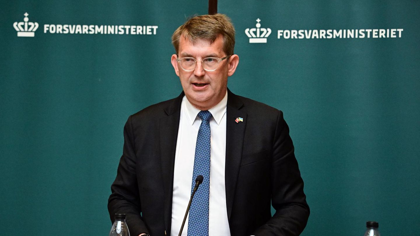 Dänemarks Verteidigungsminister Troels Lund Poulsen spricht während einer Pressekonferenz