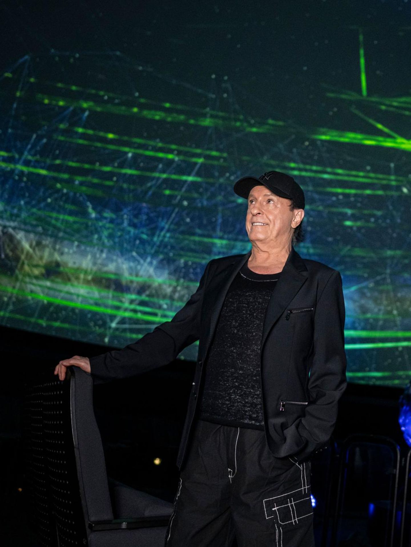 Peter Schilling im Saal des Berliner Zeiss-Großplanetariums