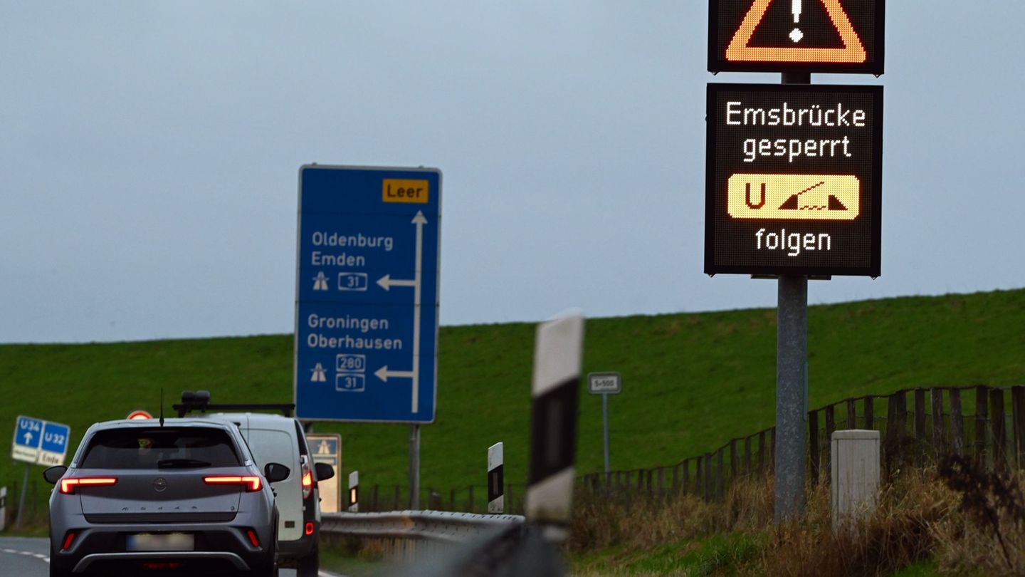 Die Jann-Berghaus-Brücke in Leer wird infolge des Warnstreiks gesperrt. (Archivbild) Foto: Lars Penning/dpa
