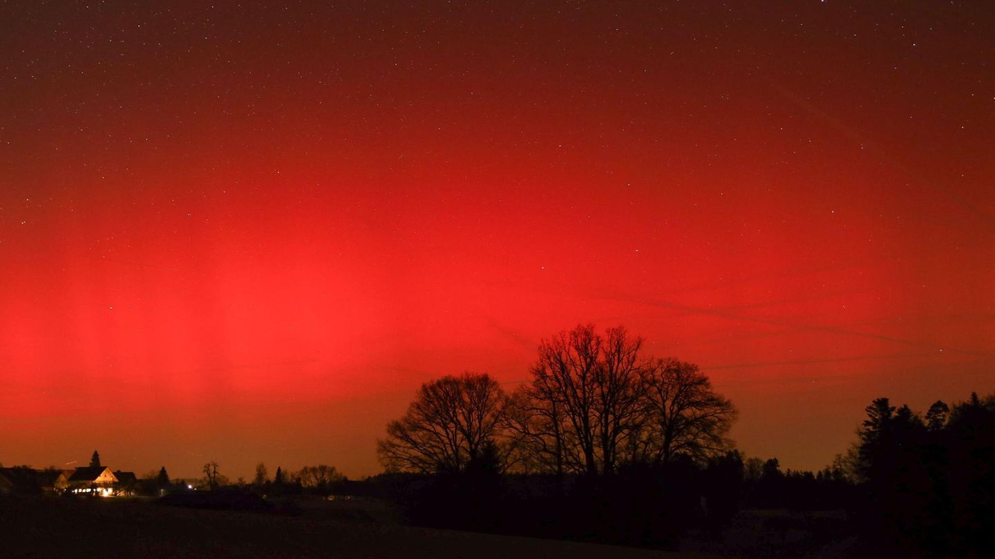 ... in Welzheim in Baden-Württemberg waren Polarlichter zu sehen. Genau wie ...
