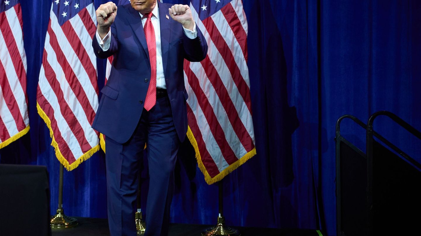 Für ihn sind viele seiner durchgesetzten Zölle eine Freude: US-Präsident Donald Trump. (Archivbild) Foto: Evan Vucci/AP/dpa