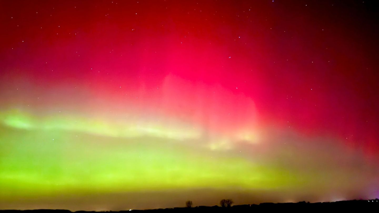 Die Polarlichter leuchten über Sachsen-Anhalt. Foto: Thomas Schulz/dpa