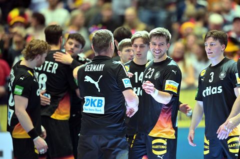 Die deutschen Handballer gehen mit großer Zuversicht in die EM-Hauptrunde. Foto: Sina Schuldt/dpa