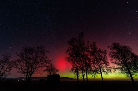 Wie weit die Polarlichter im Süden zu sehen sind, hängt laut dem DWD von der Stärke des Ausbruchs auf der Sonne ab. Foto: Matthi