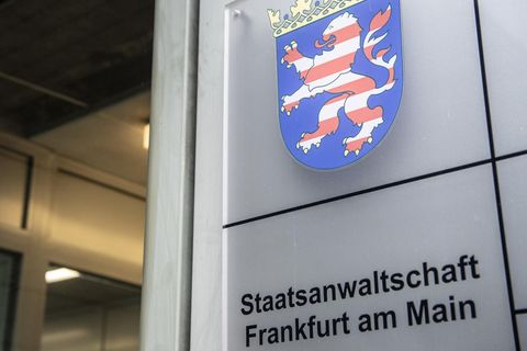 Nach Angaben der Frankfurter Staatsanwaltschaft war die 53-jährige Pflegerin in einer Seniorenresidenz tätig