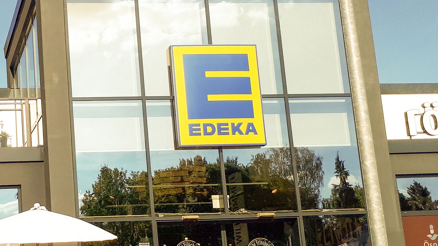Von allen Lebensmitteleinzelhändlern in Deutschland ist Edeka bei den Kundinnen und Kunden am beliebtesten.