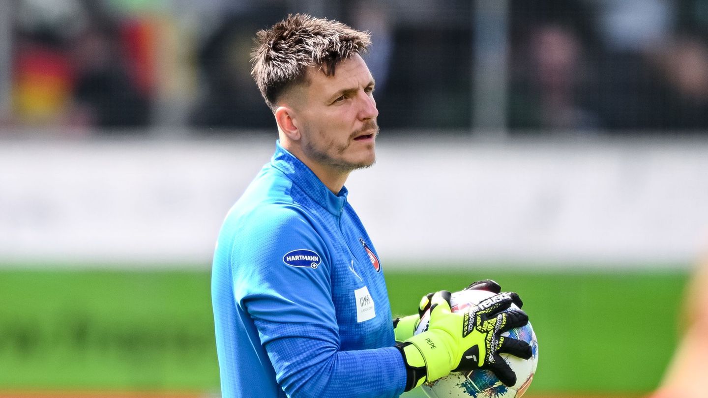 Heidenheims Ex-Stammtorwart Müller geht zum FC Schalke 04. (Archivbild) Foto: Harry Langer/dpa