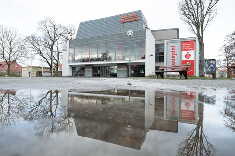 Nach rund zehn Tagen Pause spielt das Theater Bautzen wieder – trotz noch nicht vollständig behobener Schäden nach dem Wassersch