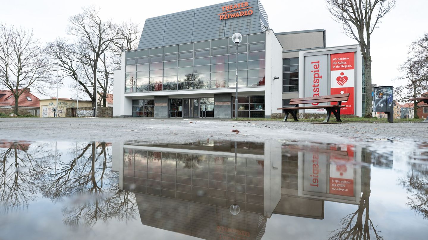 Nach rund zehn Tagen Pause spielt das Theater Bautzen wieder – trotz noch nicht vollständig behobener Schäden nach dem Wassersch