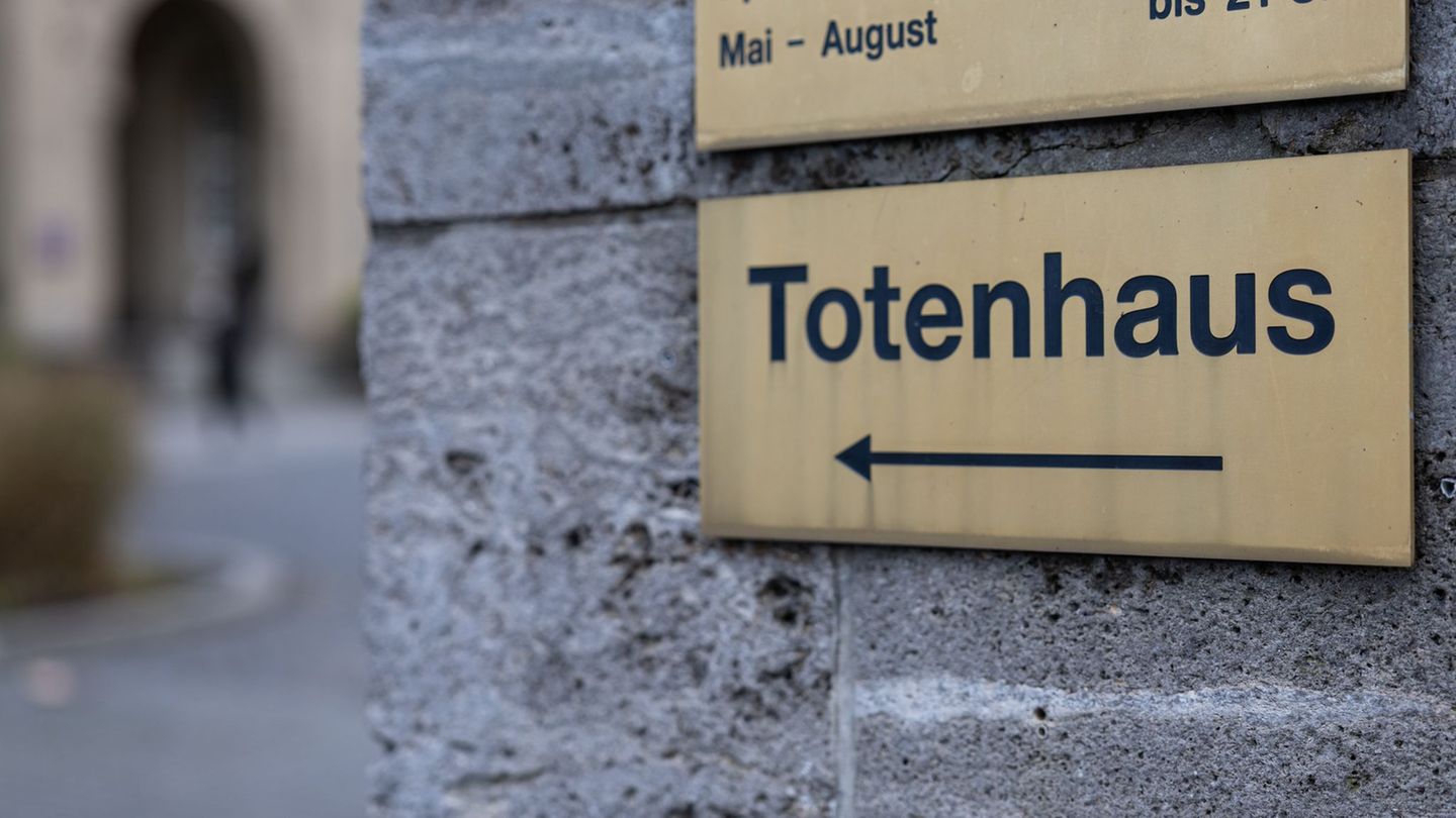 Eine neue Landesverordnung regelt Bestattungen in Rheinland-Pfalz. (Symbolbild) Foto: Hannes P Albert/dpa