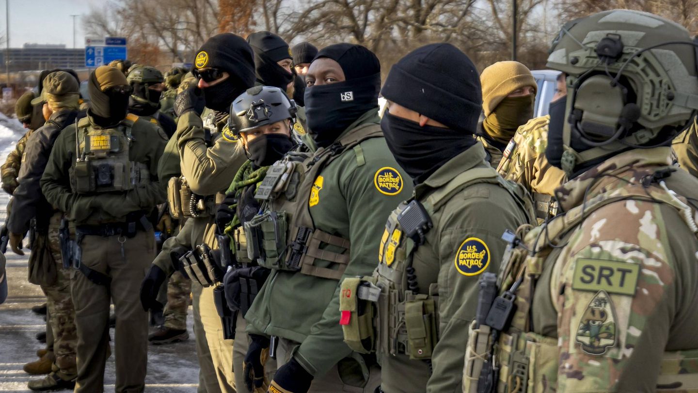 Beamte der US-Einwanderungspolizei ICE