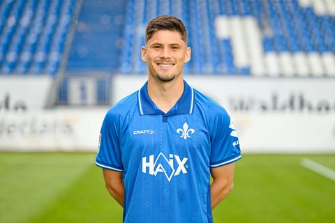 Wird nach Österreich verliehen: Darmstadts Leon Klassen Foto: Uwe Anspach/dpa