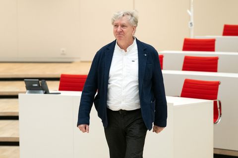 Der Brandenburger Ex-BSW-Landtagsabgeordnete André von Ossowski (parteilos) will ein Gesetz ändern, damit er und zwei weitere Ab