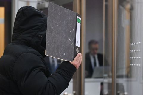 Der Verteidiger bestreitet die Vorwürfe Foto: Federico Gambarini/dpa