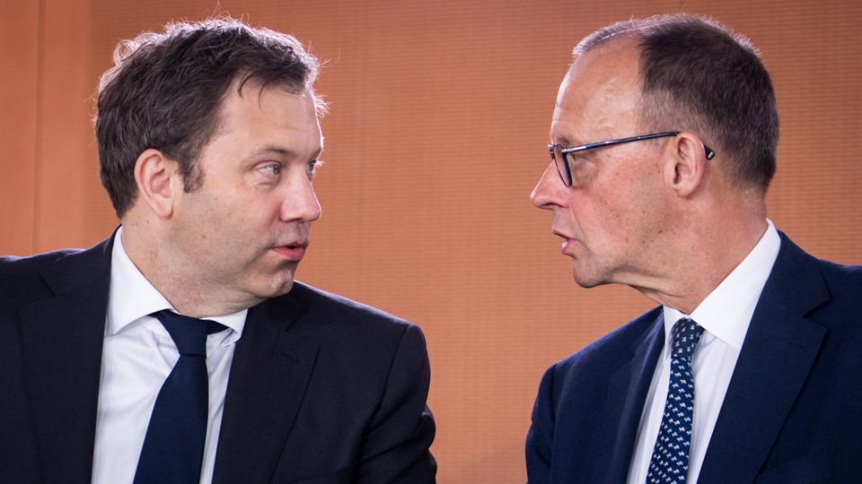 Union und SPD holen leicht auf, aber "das ist die große Bürde dieser Regierung"