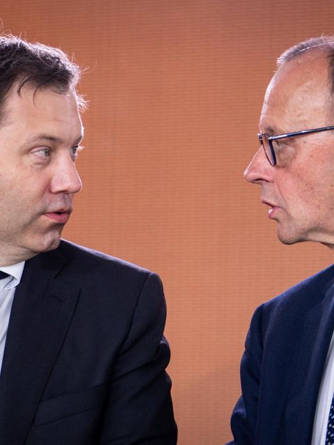 Union und SPD holen leicht auf, aber "das ist die große Bürde dieser Regierung"