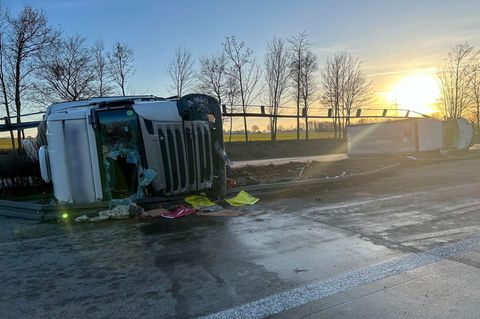 Wegen eines Unfalls ist die A44 Richtung Kassel gesperrt. Foto: Max Lametz/dpa