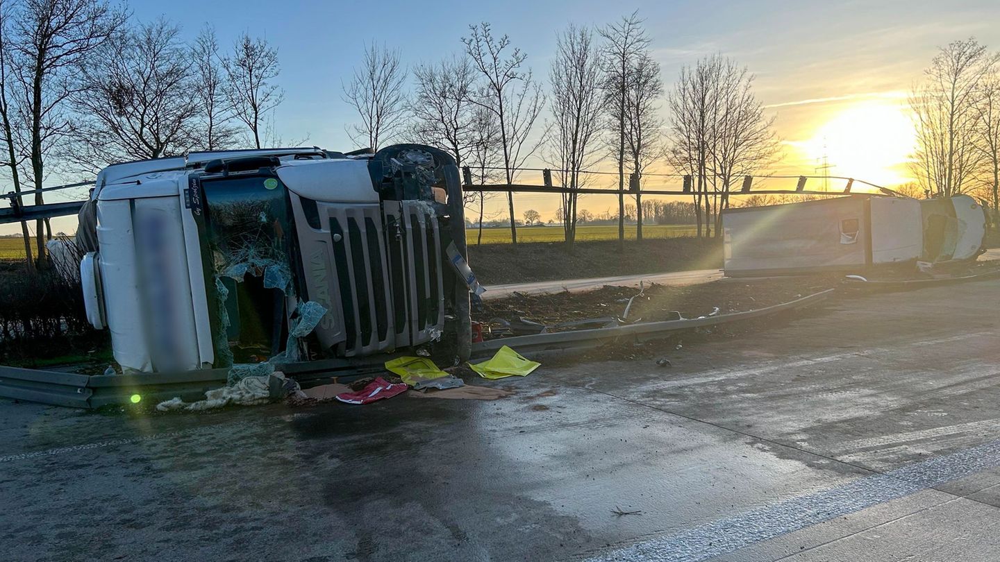 Wegen eines Unfalls ist die A44 Richtung Kassel gesperrt. Foto: Max Lametz/dpa