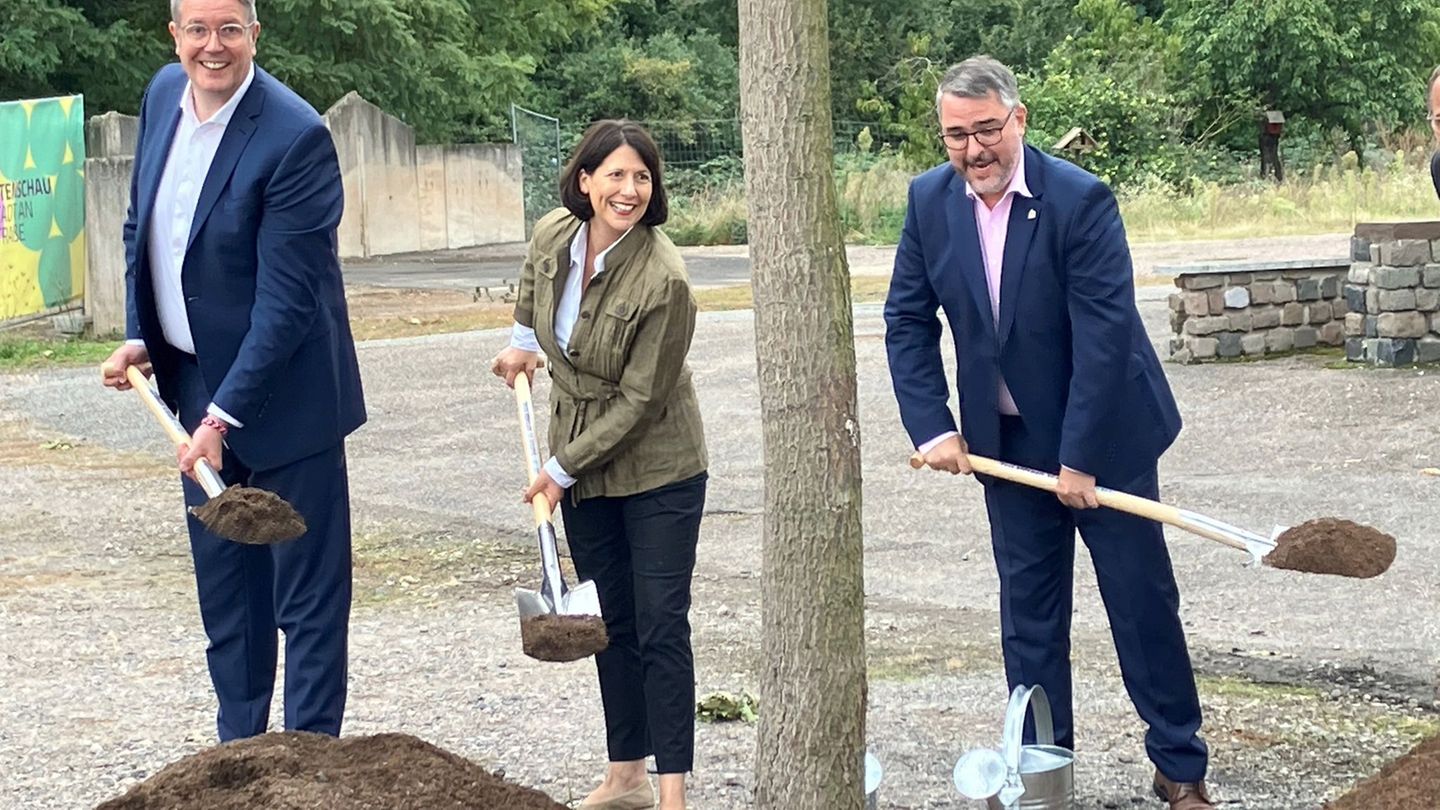 Beim Start mit Schweitzer, Schmitt und Weigel im Herbst 2024 schien alles in Ordnung. (Archivbild) Foto: Wolfgang Jung/dpa