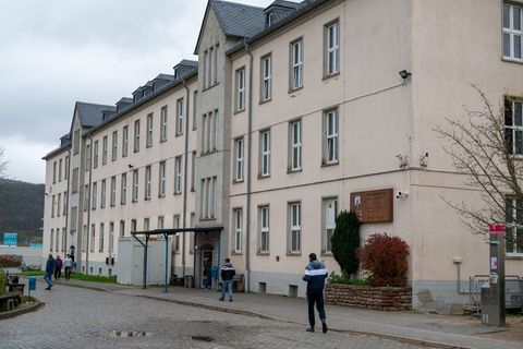 Auch Zahlen zur Landesaufnahmeeinrichtung in Trier legte das Ministerium vor. (Archivbild) Foto: Harald Tittel/dpa