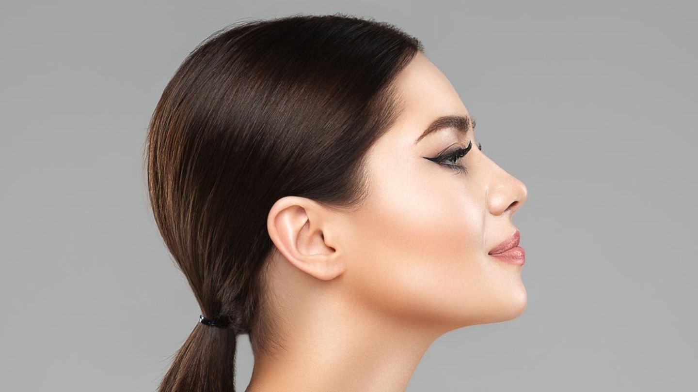 Wer das Contouring beherrscht, kann seine Wangenknochen hervorheben und die Kinnpartie definieren.