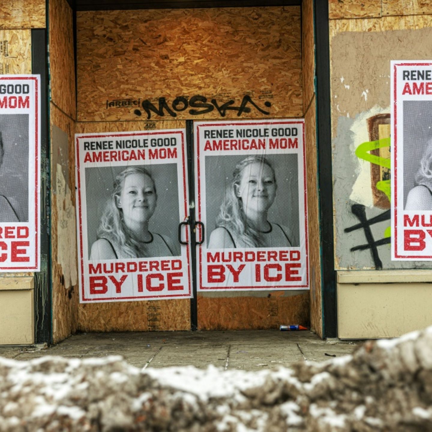 "Von ICE ermordet": Renee Nicole Good auf einem Aushang