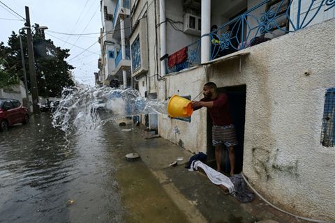 Überschwemmte Straßen in La Goulette nahe Tunis