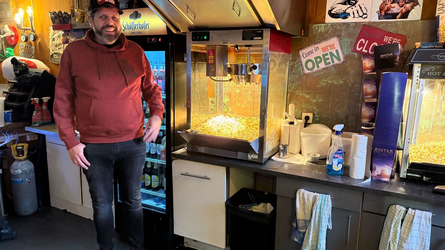 Dem Kino-Betreiber Christian Dämgen machen steigende Einkaufspreise für Getränke, Popcornmais und Nachos zu schaffen. Foto: Andr