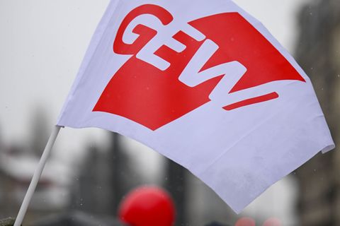 Die GEW hat in einigen Regionen Angestellte an Schulen für Mittwoch zu Warnstreiks aufgerufen. (Symbolbild) Foto: Hendrik Schmid