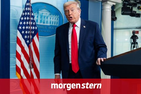 Donald Trump vor seiner Abreise nach Davos im Weißen Haus