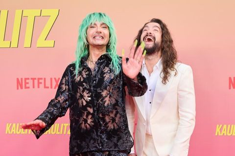 Kaulitz Brüder sind jetzt bei Wetten, dass (Bill Kaulitz links, Tom Kaulitz rechts, beide lachen)