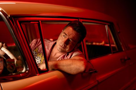 Sasha als sein Alter Ego Dick Brave