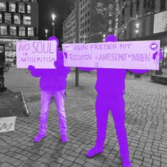 Konzert in Berlin: Proteste gegen Xavier Naidoo: "Ihr rennt hier hin, als wäre nichts gewesen"