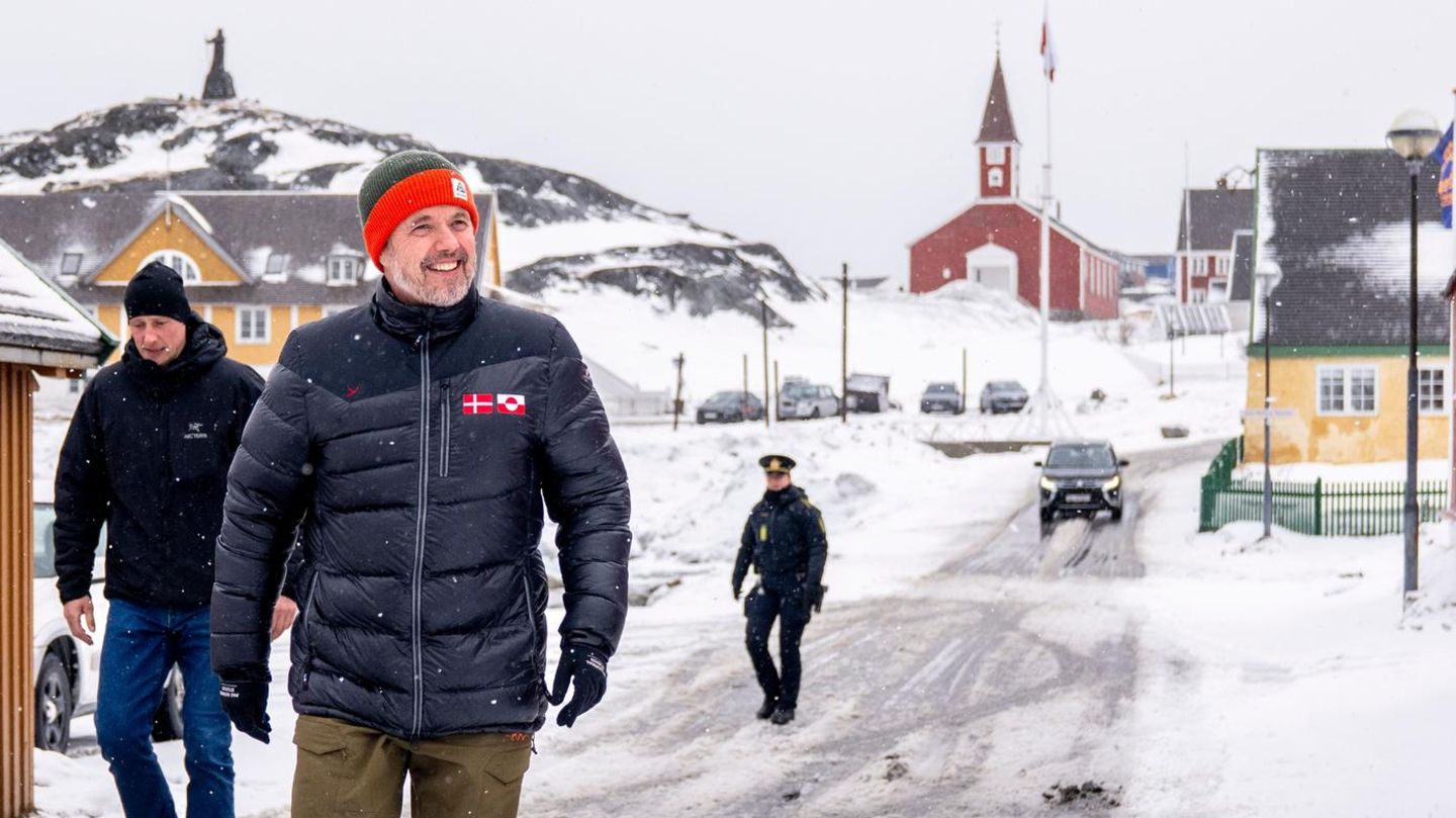 Dänemarks König Frederik X. im April 2025 bei einem Besuch in Grönland