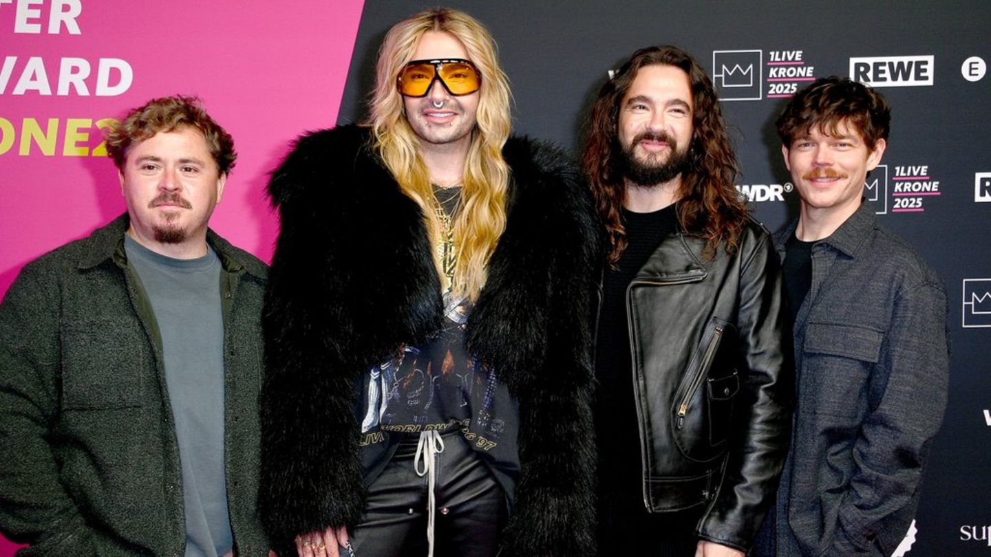 Gustav Schäfer, Bill Kaulitz, Tom Kaulitz und Georg Listing (v.l.) stehen als Tokio Hotel auf der Bühne.