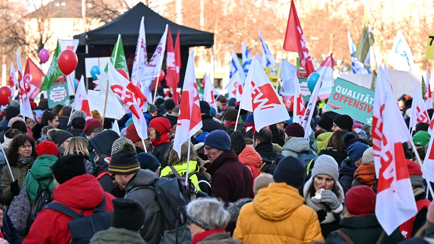 Die Polizei geht von 1.000 Teilnehmenden aus. Foto: Jennifer Brückner/dpa