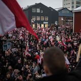 Menschen protestieren in Grönland