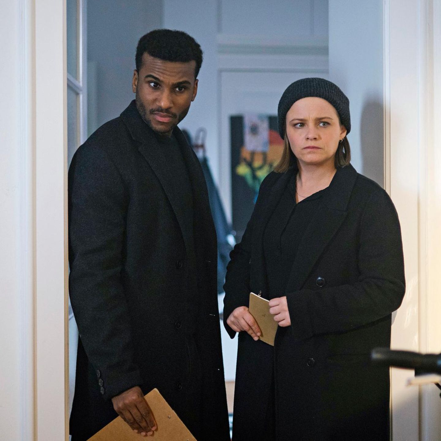 "Tatort"-Kommissarin Liv Moormann (Jasna Fritzi Bauer) und ihr Kollege Patrice Schipper (Tijan Njie)