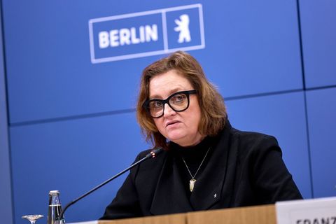 "Die telefonische Krankschreibung abzuschaffen, löst kein Problem", sagt die Gesundheitssenatorin. (Archivbild) Foto: Michael Uk