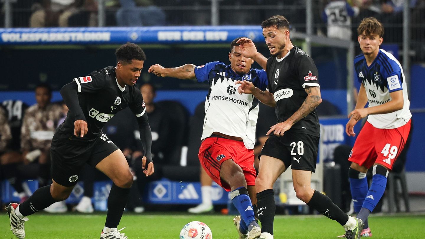 Das Spiel in der Hinrunde, damals siegte St. Pauli mit 2:0 beim Rivalen. (Archivbild) Foto: Christian Charisius/dpa
